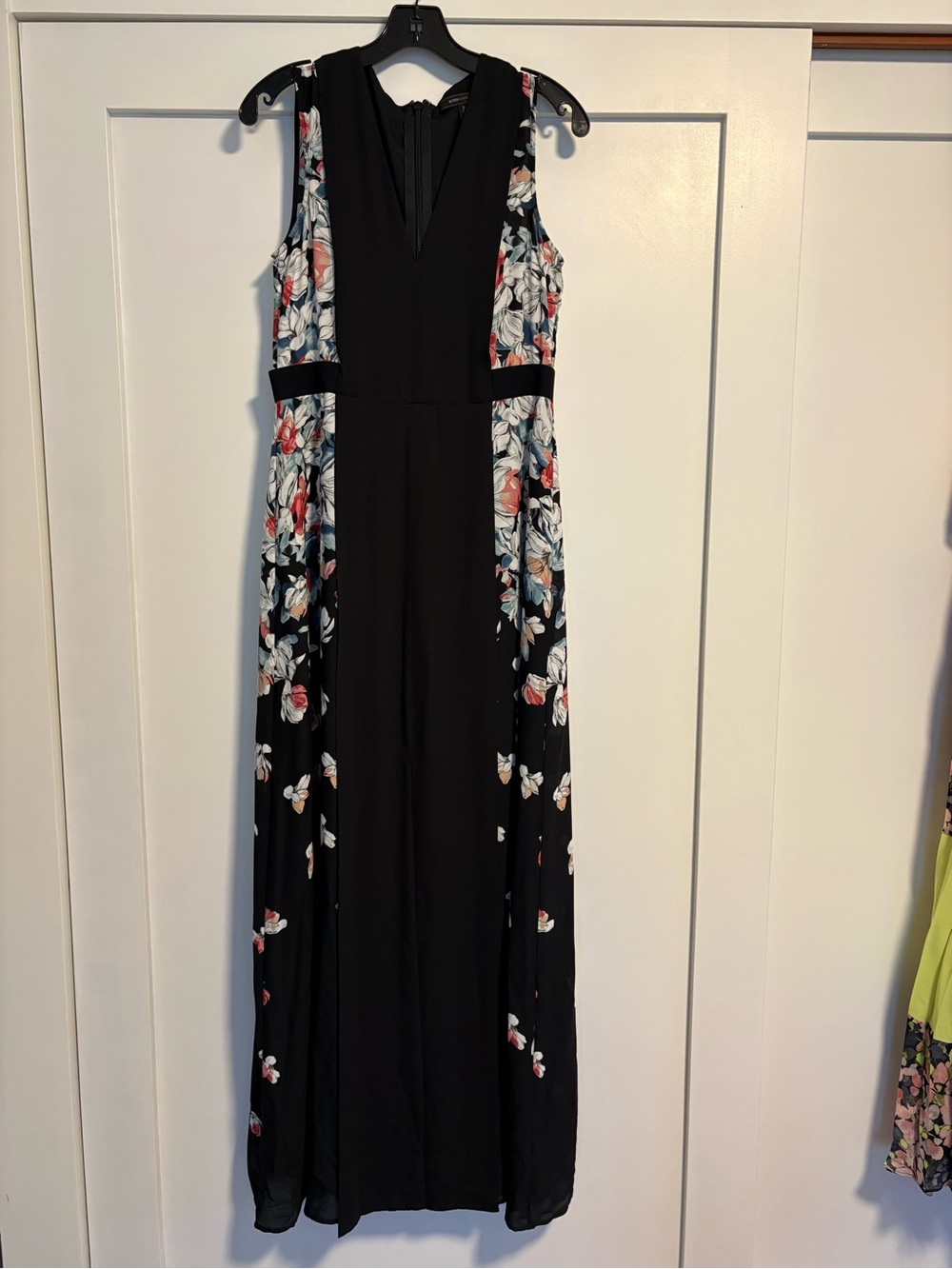BCBG MaxAzria Black Floral-Panel Maxi Dress - Sleeveless V-Neck Sz M